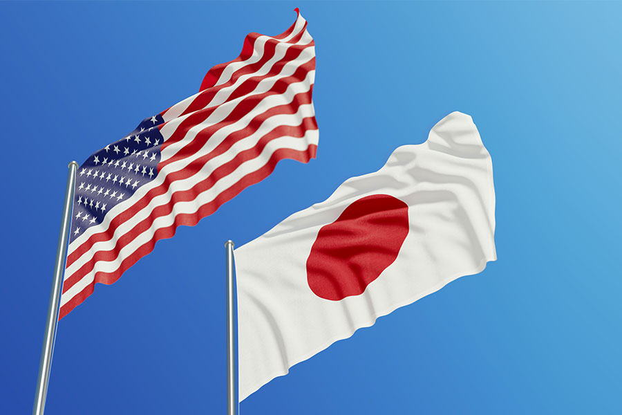 Flags of Japan and the United States side by side
